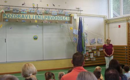 PRVOŠOLČKI BEGUNJE 08 FOTO LJUBO VUKELIČ